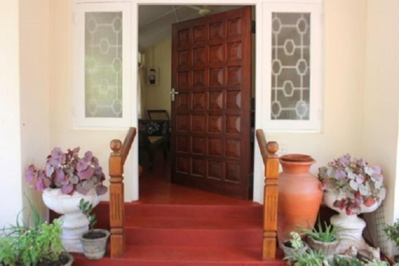 Charming Homestay By The Beach Dehiwala-Mount Lavinia Exterior photo