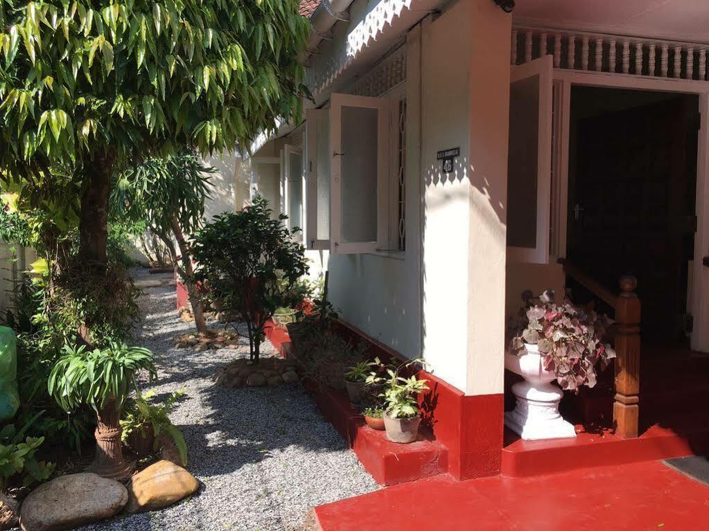 Charming Homestay By The Beach Dehiwala-Mount Lavinia Exterior photo